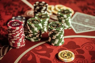 Payment gateway options on opaltogel link showing DANA OVO QRIS and bank transfers